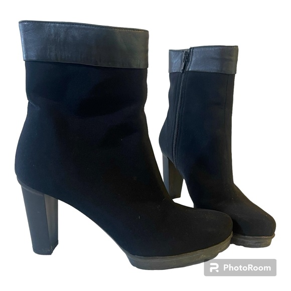 Stuart Weitzman Shoes - Stuart Weitzman black ankle boot size 7 in very good pre owned condition 3” heel